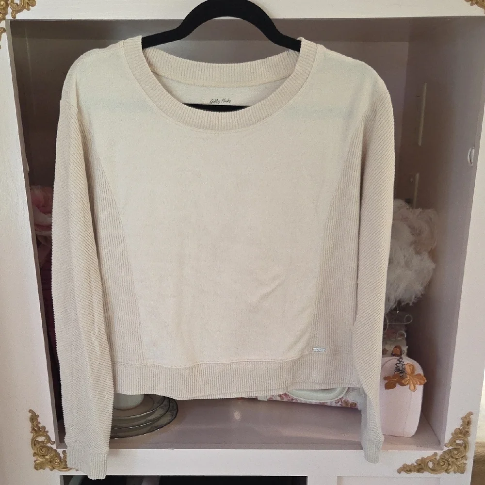 Cream Gilly Hicks Dreamworthy Soft Ribbed Set, Joggers, Sweater, Shorts. Size M - Picture 10 of 11